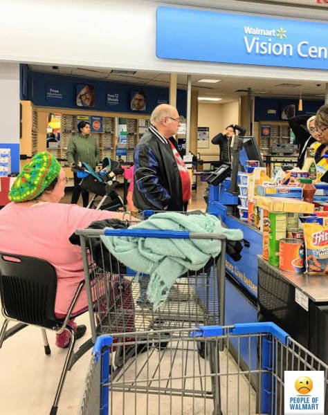 Strange People In Shops (56 pics)