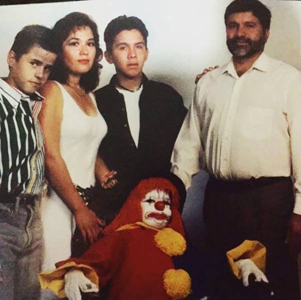 What Is Going On Here? (44 pics)