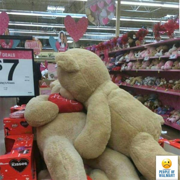 Strange People In Shops (56 pics)
