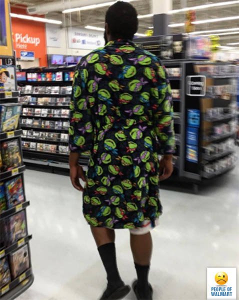 Strange People In Shops (56 pics)
