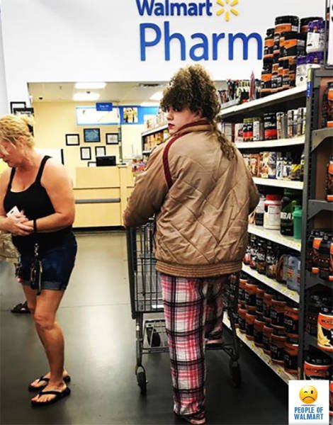 Strange People In Shops (56 pics)