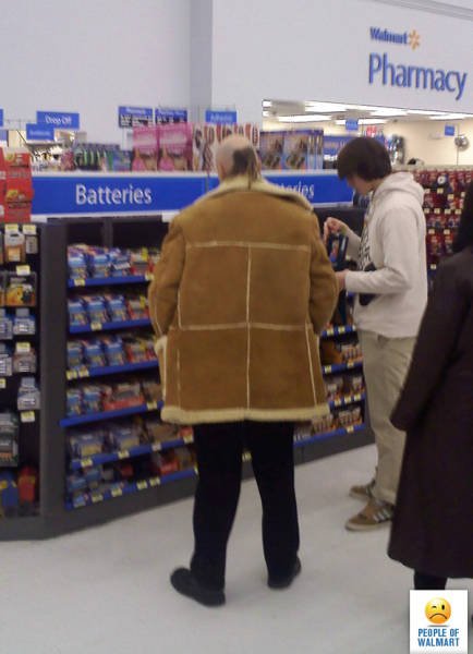 Strange People In Shops (56 pics)