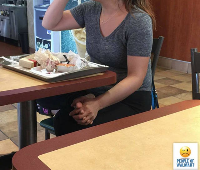 Strange People In Shops (56 pics)