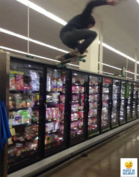 Strange People In Shops (56 pics)