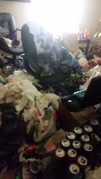 What Is Going On Here? (44 pics)