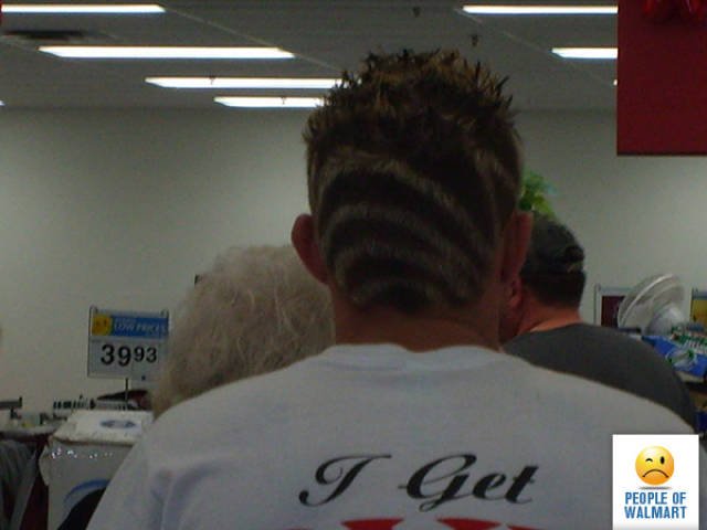 Strange People In Shops (56 pics)