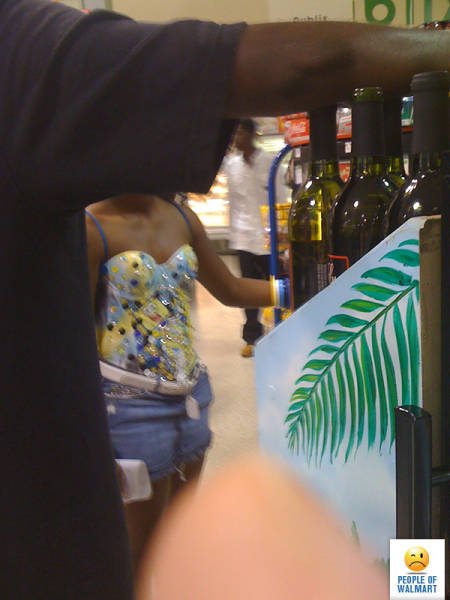 Strange People In Shops (56 pics)