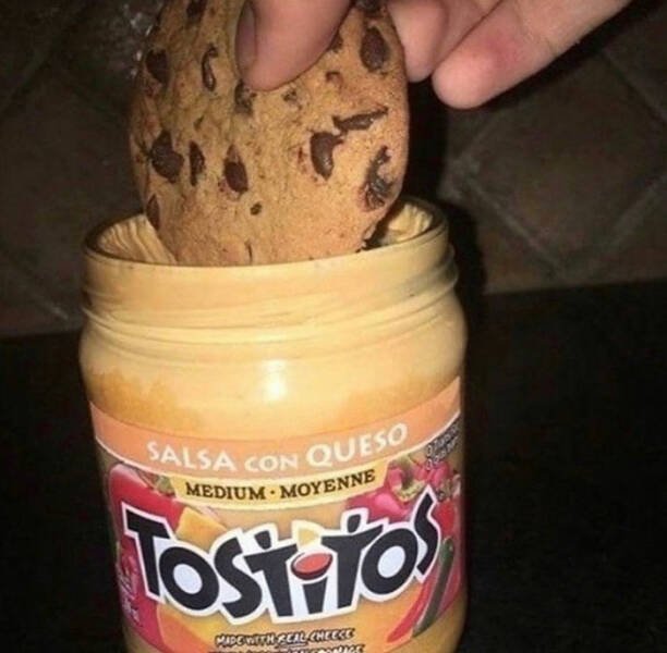 What Is Going On Here? (22 pics)