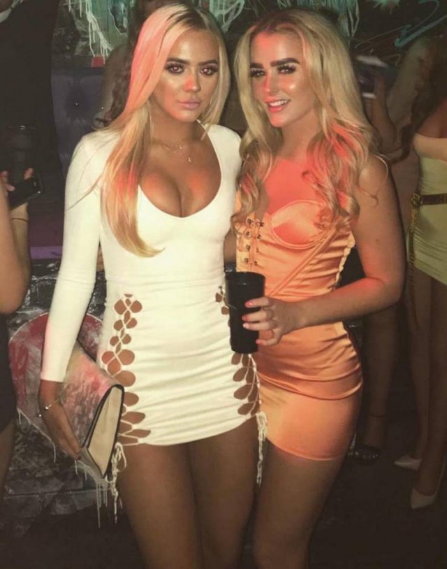 Girls In Tight Dresses (46 pics)