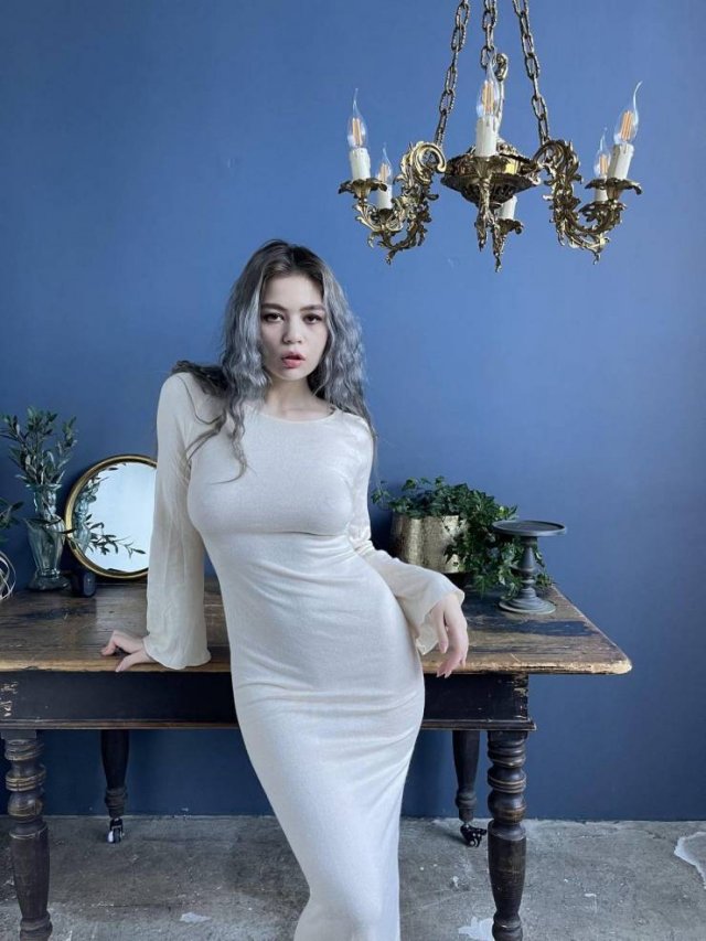 Girls In Tight Dresses (46 pics)