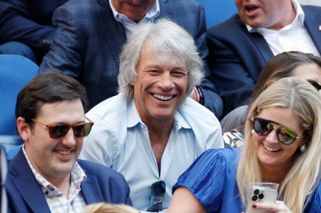 Celebrities Who Are 60 Years Old (29 pics) Celebrities Who Are 60 Years Old (29 pics)