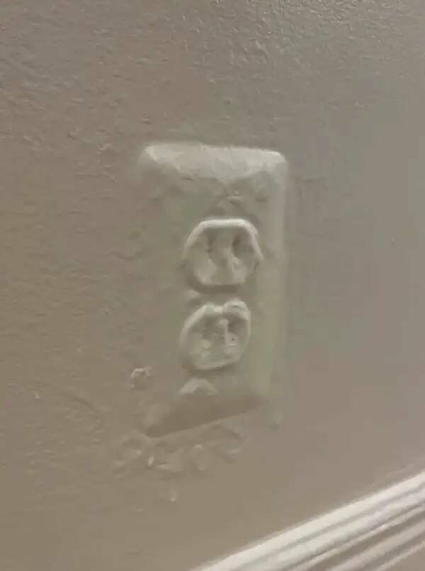 Weird Landlords (16 pics) Weird Landlords (16 pics)