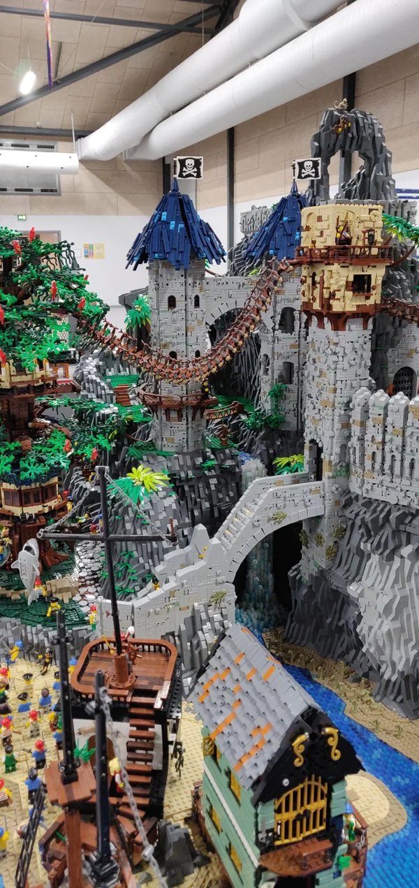 Cool ''LEGO'' Constructions (24 pics)