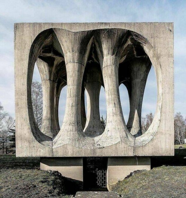 Brutal Architecture (15 pics)