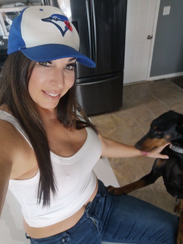 Girls With Puppies (31 pics)