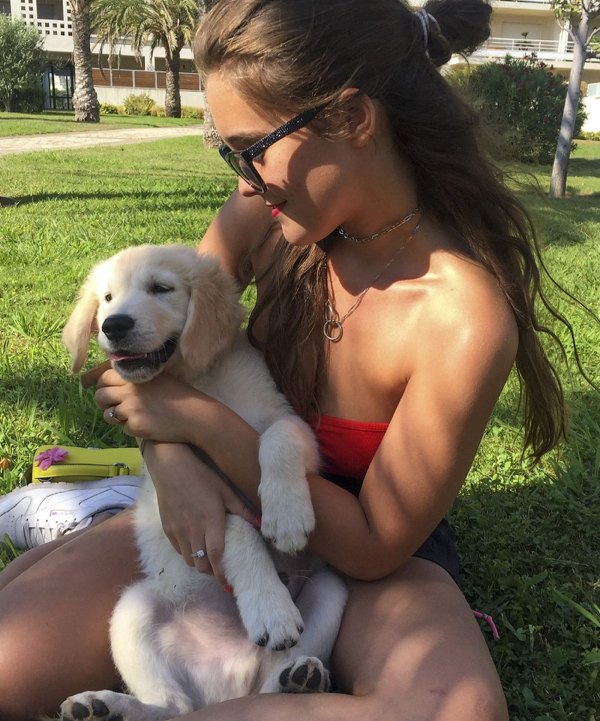 Girls With Puppies (31 pics)