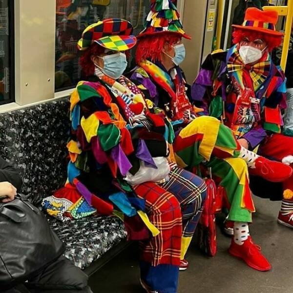 Weird People In The Subway (26 pics)