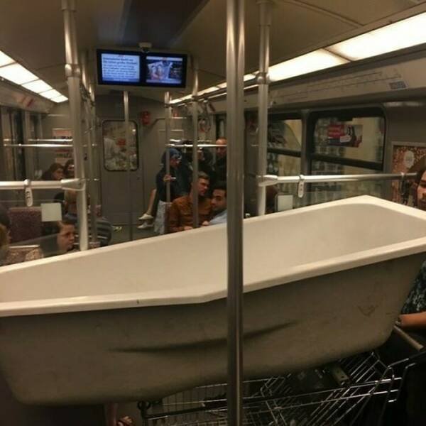 Weird People In The Subway (26 pics)