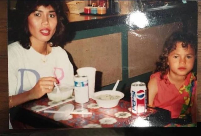 Celebrities In Their Youth (21 pics) Celebrities In Their Youth (21 pics)