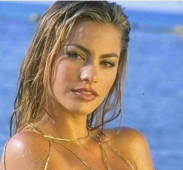 Celebrities In Their Youth (21 pics) Celebrities In Their Youth (21 pics)