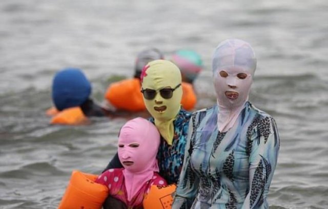 What Is Going On Here? (48 pics)