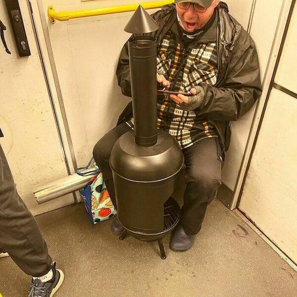 Strange People In The Subway (15 pics)
