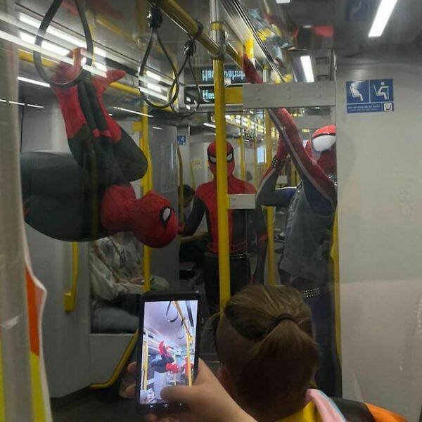 Strange People In The Subway (15 pics)