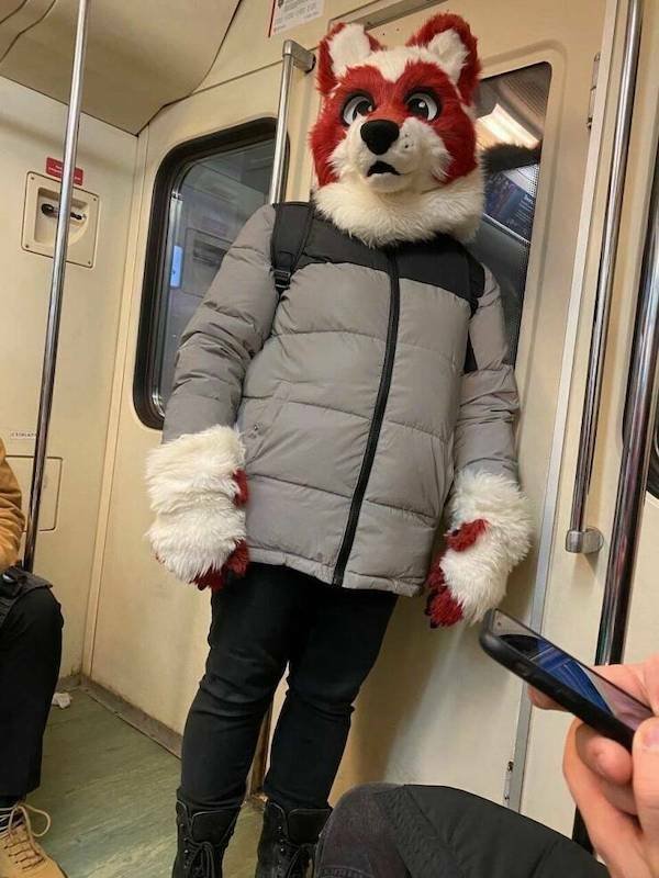 Strange People In The Subway (15 pics)