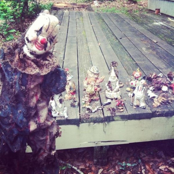 Creepy Finds (14 pics)