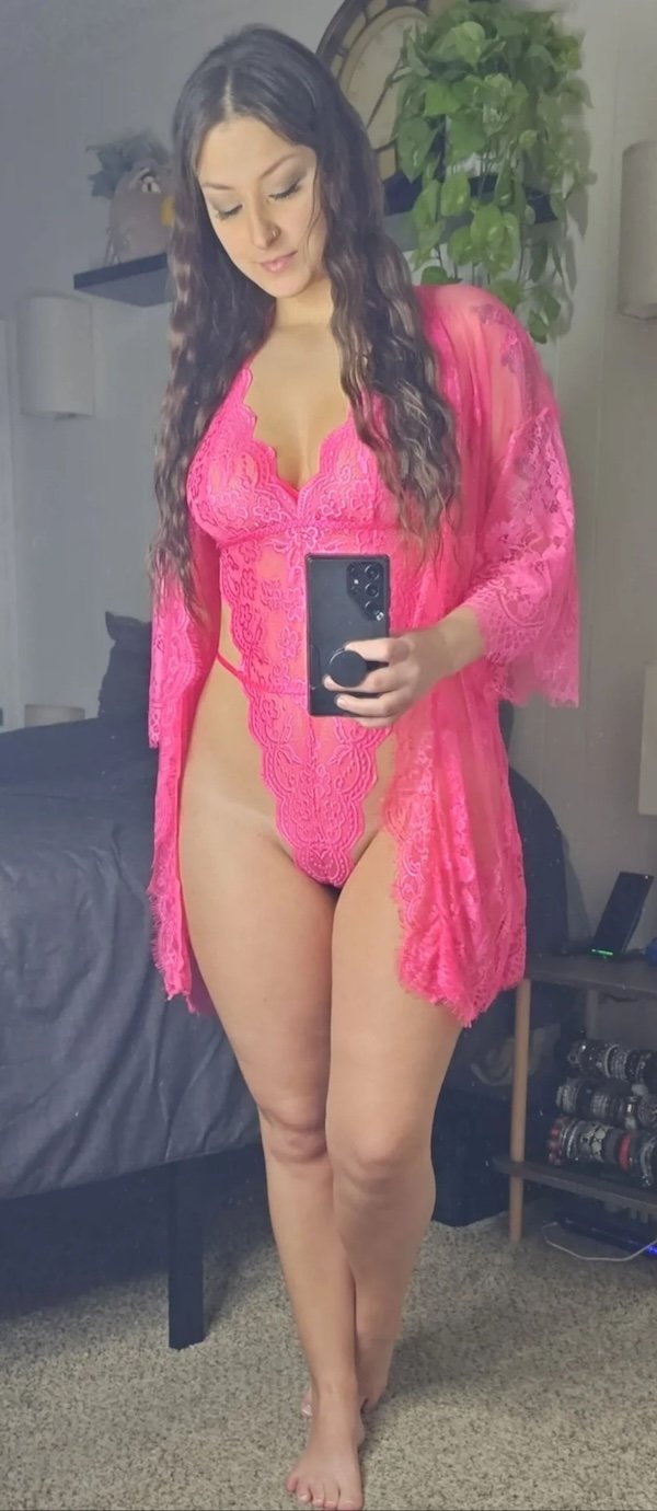 Selfie Girls (34 pics)