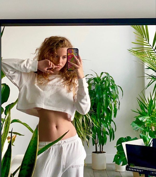 Girls In Pajamas (31 pics)