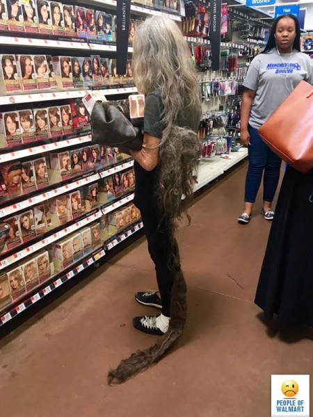 Strange People In Shops (47 pics)