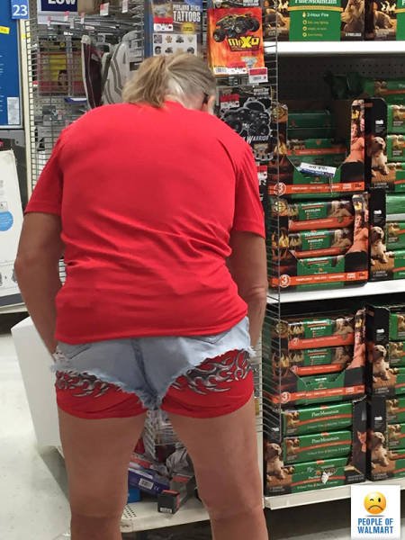 Strange People In Shops (47 pics)