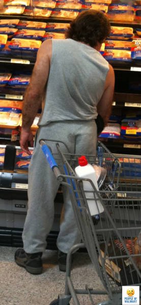 Strange People In Shops (47 pics)