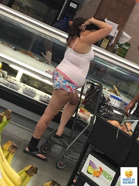 Strange People In Shops (47 pics)