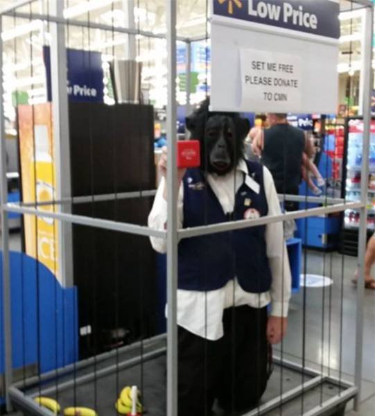Strange People In Shops (47 pics)