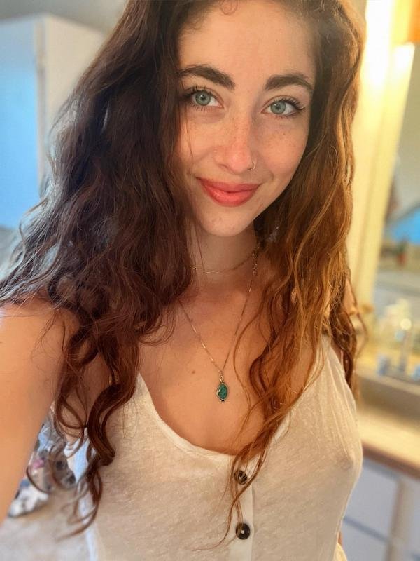 Braless Girls (29 pics)