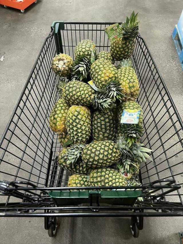 Unexpected Situations At Work (24 pics)