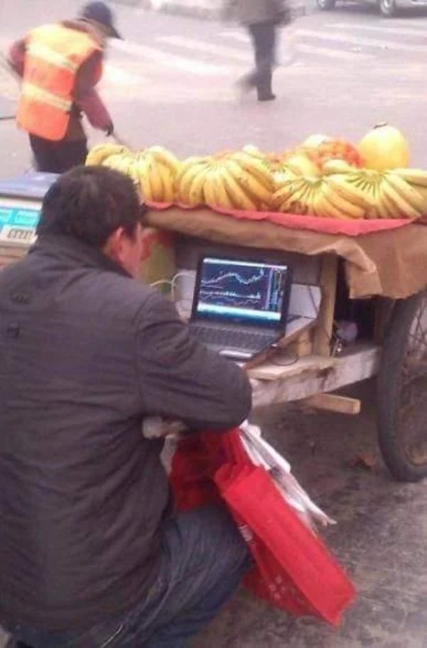 What Is Going On Here? (28 pics)