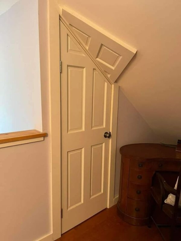 What Is Going On Here? (28 pics)