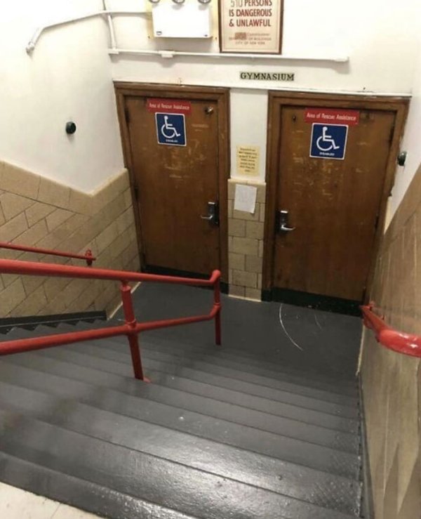 What Is Going On Here? (28 pics)