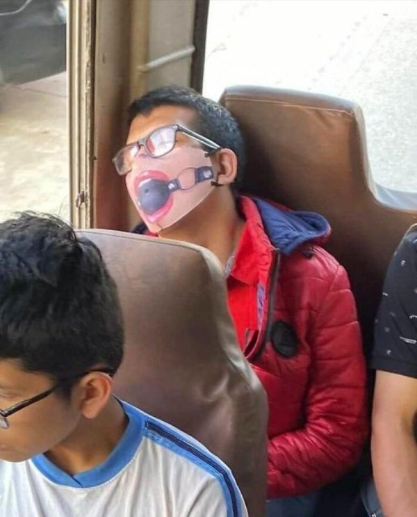 What Is Going On Here? (28 pics)