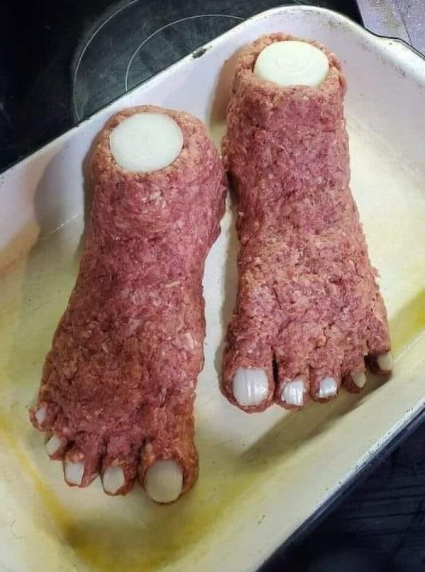 What Is Going On Here? (28 pics)