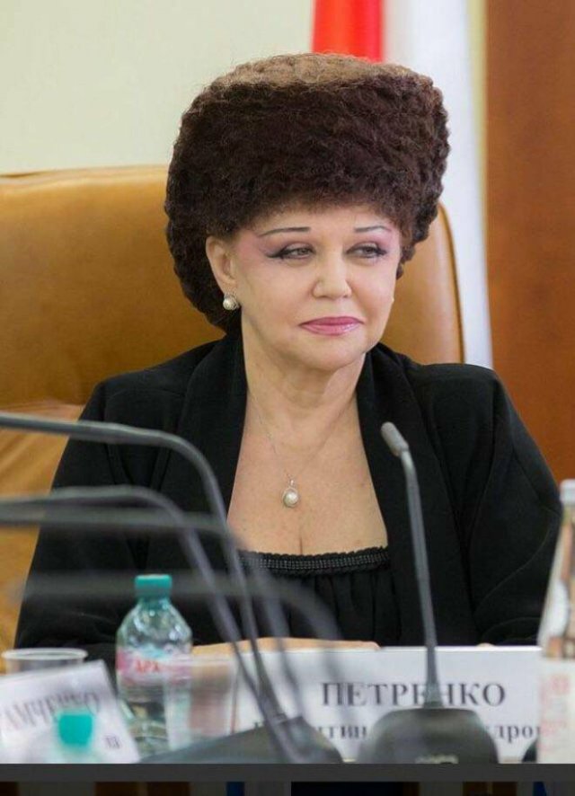 People With Awful Eyebrows (24 pics)