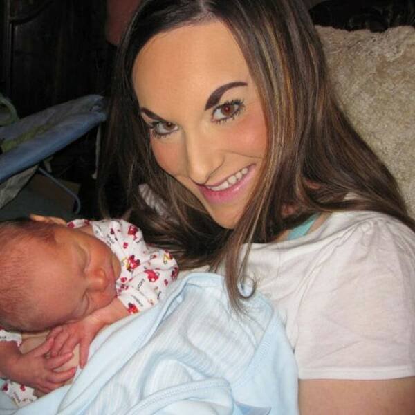 People With Awful Eyebrows (24 pics)