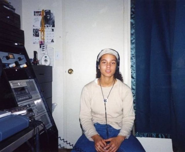 Celebrities In Their Youth (18 pics) Celebrities In Their Youth (18 pics)