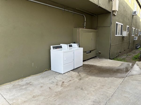 Weird Landlords (24 pics)