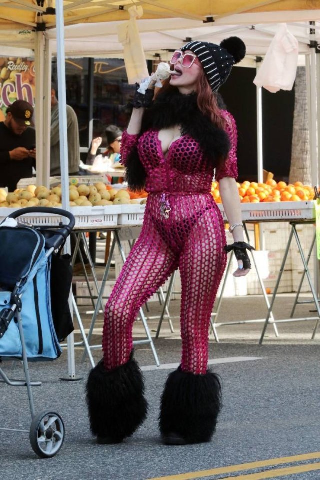 Attractive Girls (46 pics)