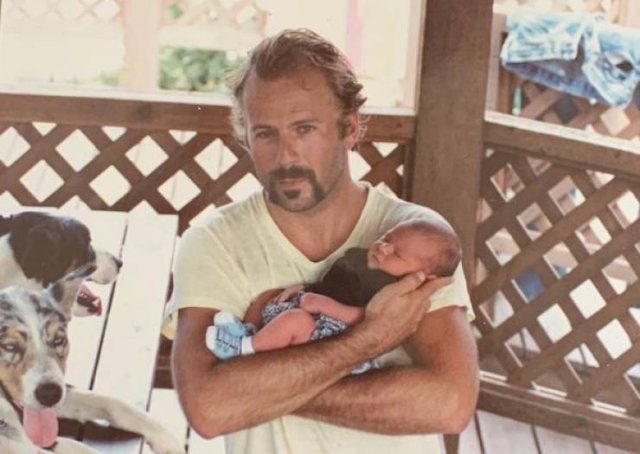 Celebrities In The Past (22 pics) Celebrities In The Past (22 pics)