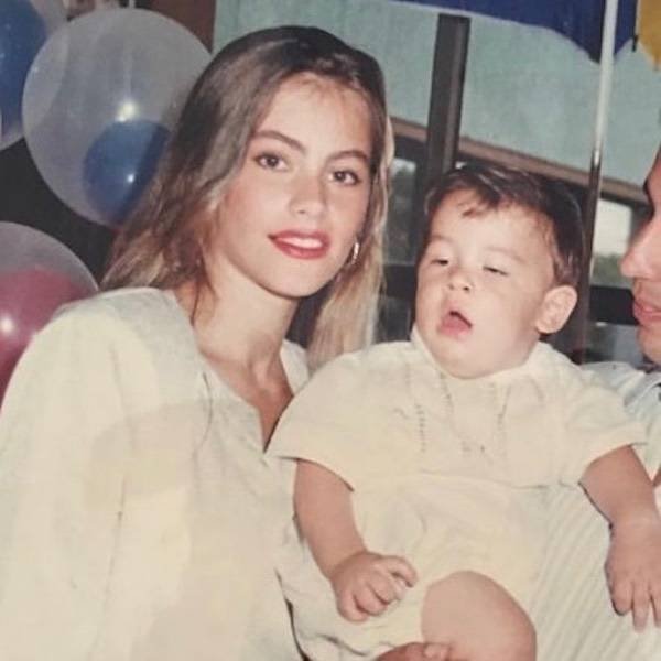 Celebrities In The Past (22 pics) Celebrities In The Past (22 pics)